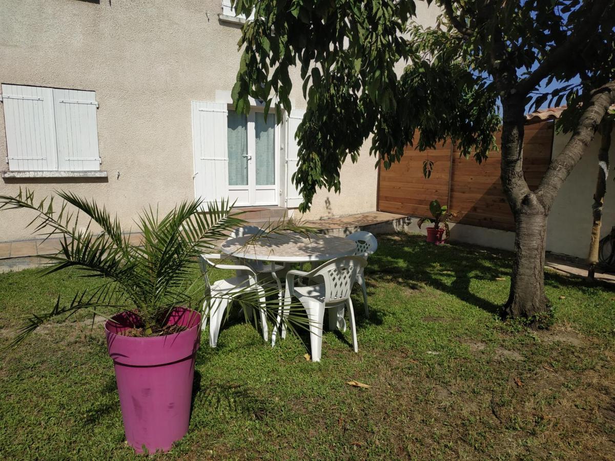Appart 28m2 avec jardin et parking privés, chambre séparée Milhaud Exterior foto